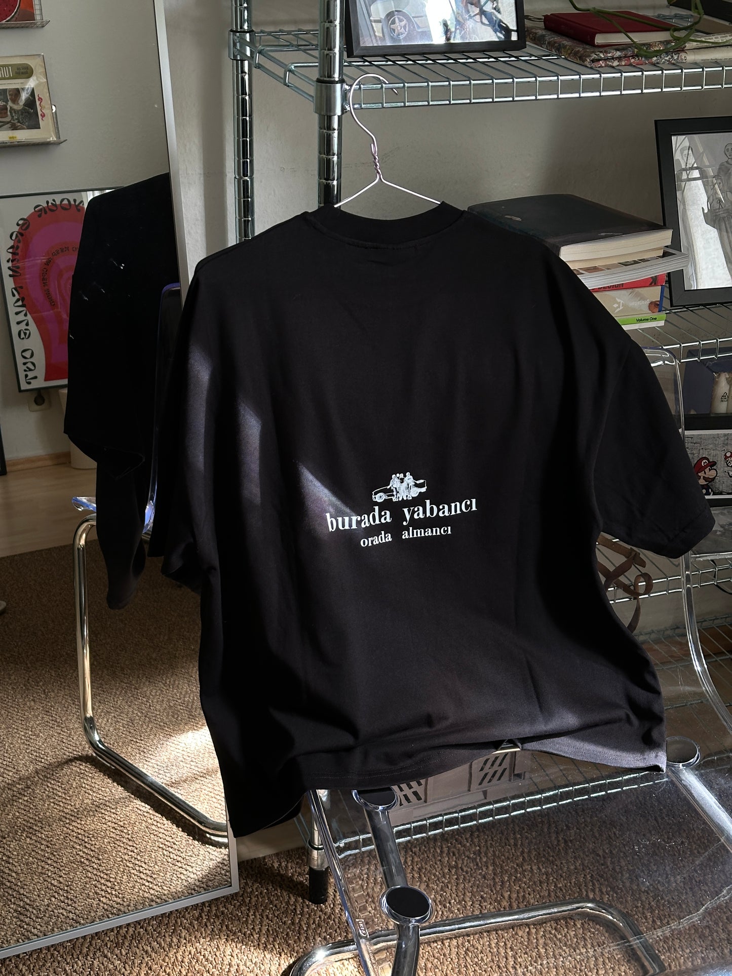 Kömür Schwarzes Bio-Baumwolle Boxy T-Shirt „yabancı ve almancı“
