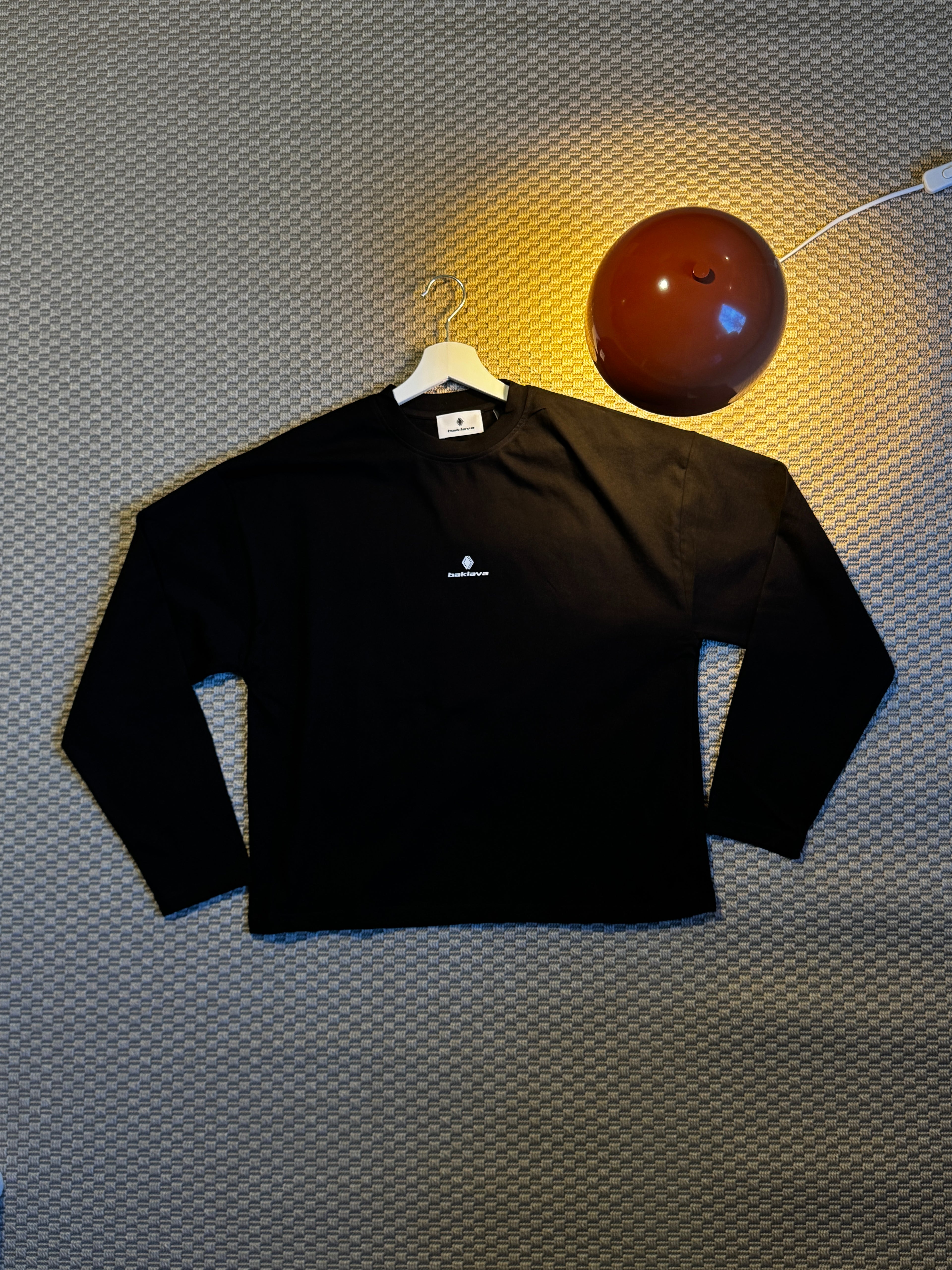 Kömür Schwarzes Bio-Baumwolle Boxy Langarmshirt „yabancı ve almancı“