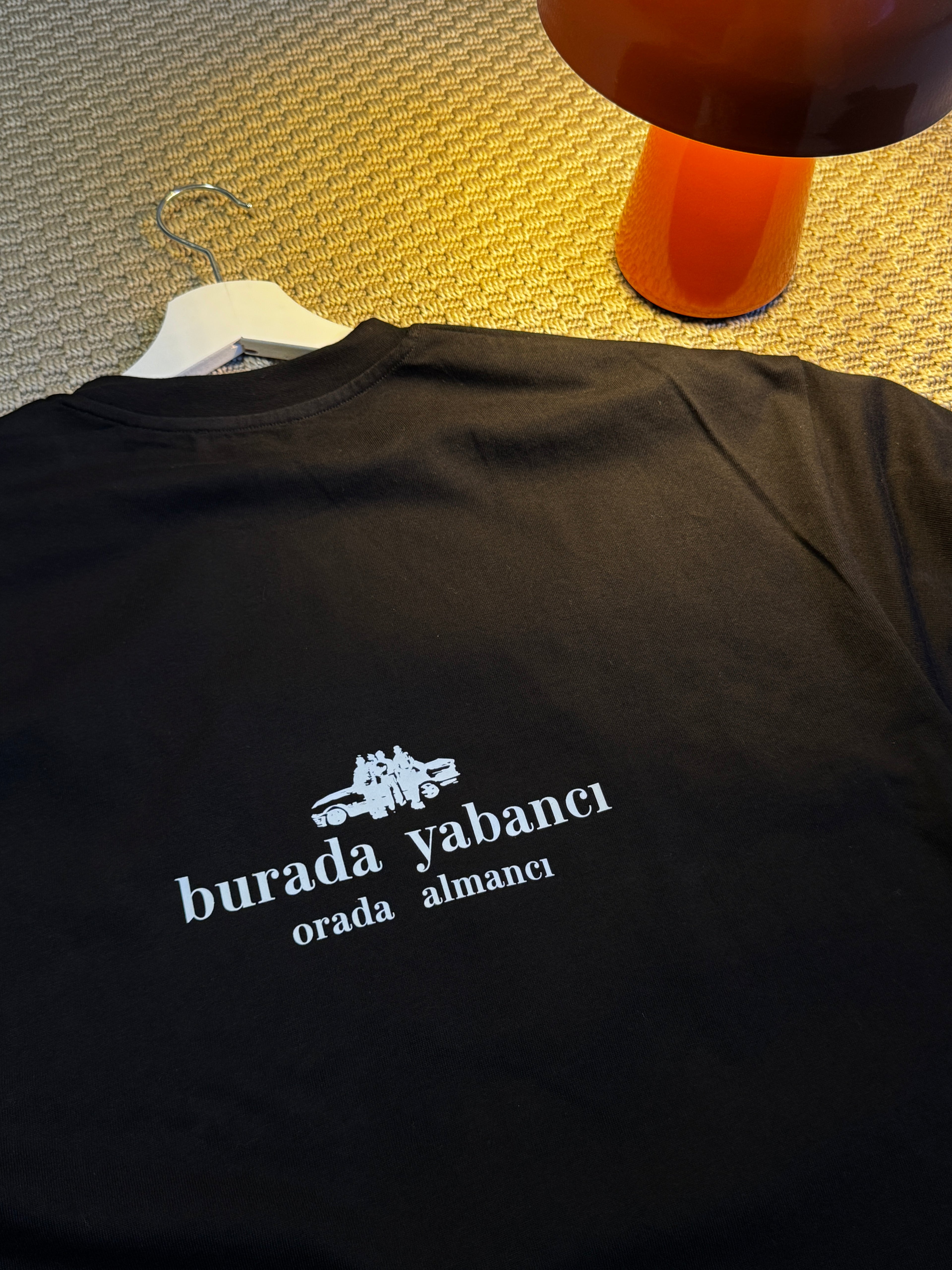 Kömür Schwarzes Bio-Baumwolle Boxy T-Shirt „yabancı ve almancı“