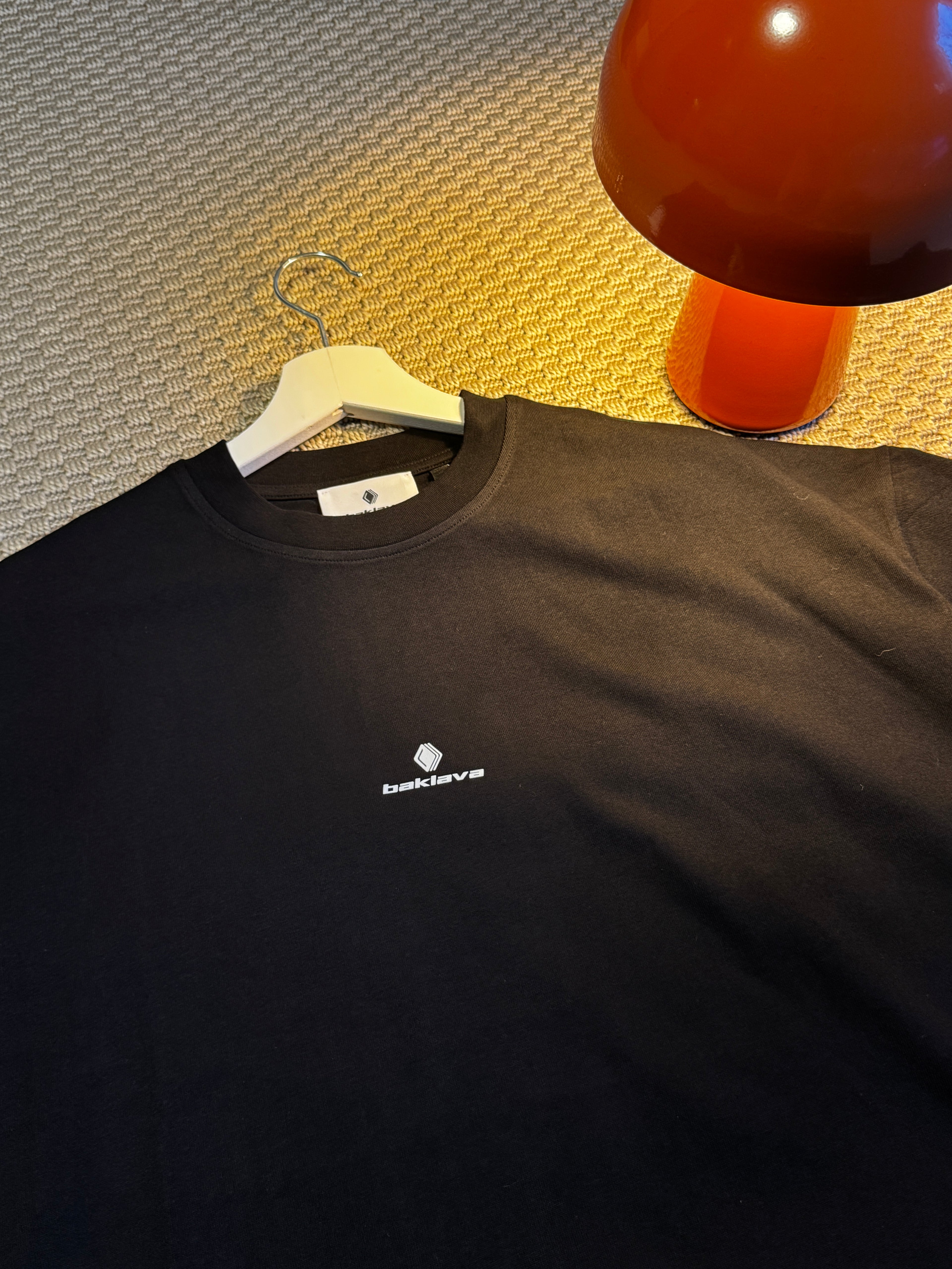 Kömür Schwarzes Bio-Baumwolle Boxy Langarmshirt „yabancı ve almancı“