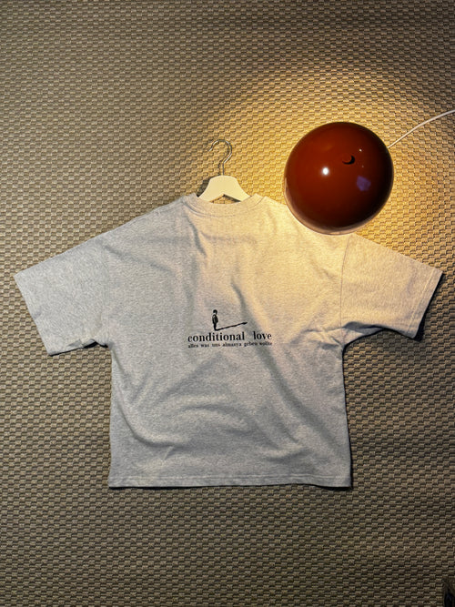 Duman Graues Bio-Baumwolle Boxy T-Shirt „conditional love”