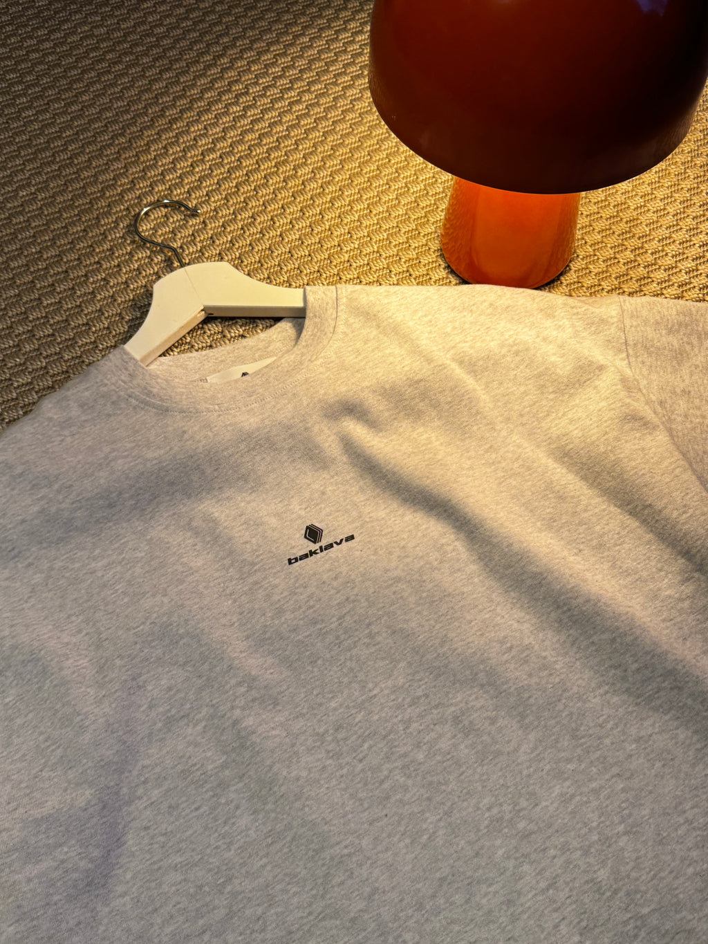 Duman Graues Bio-Baumwolle Boxy T-Shirt „conditional love”