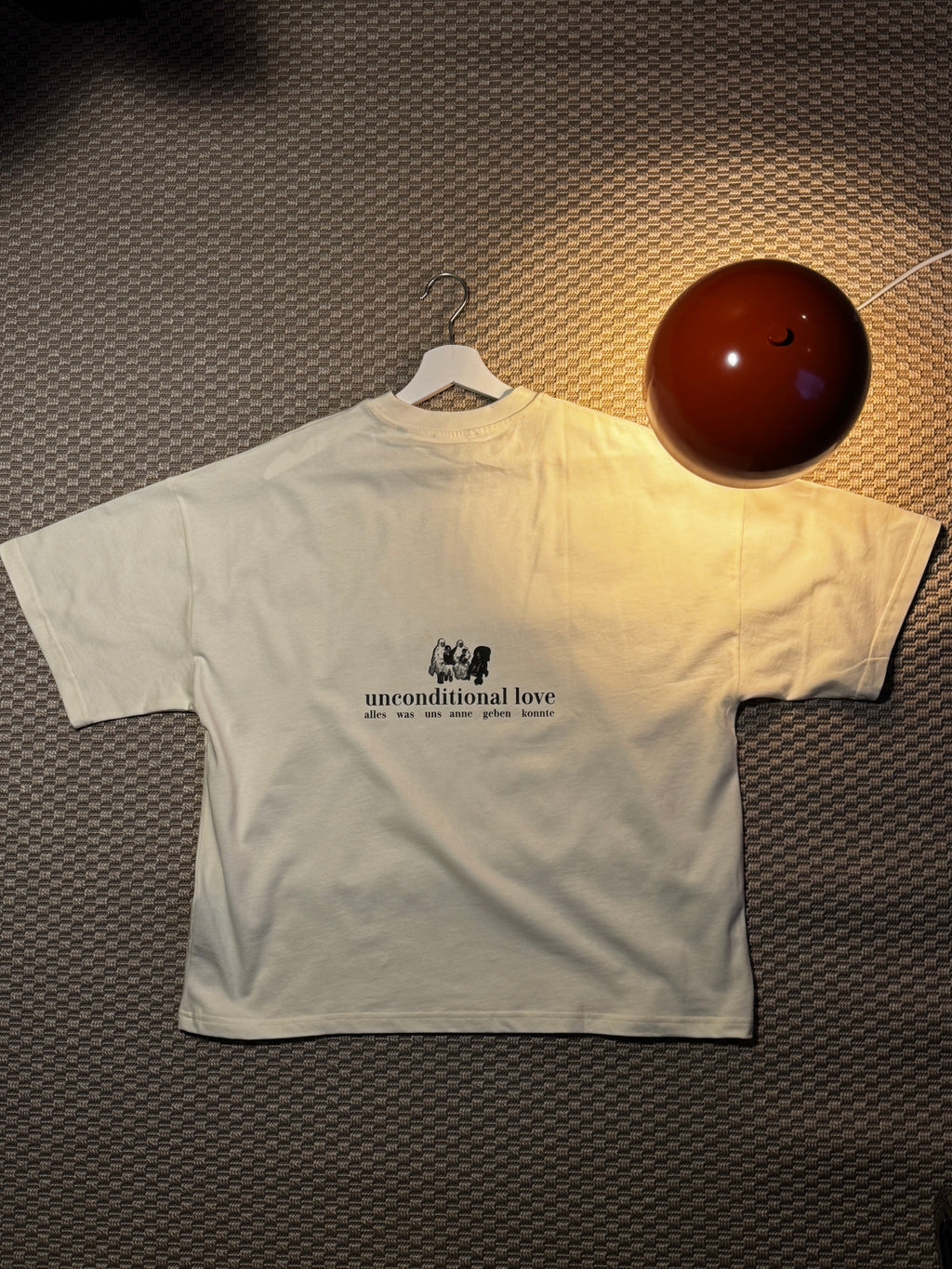 Hamur Beiges Bio-Baumwolle Boxy T-Shirt „unconditional love”
